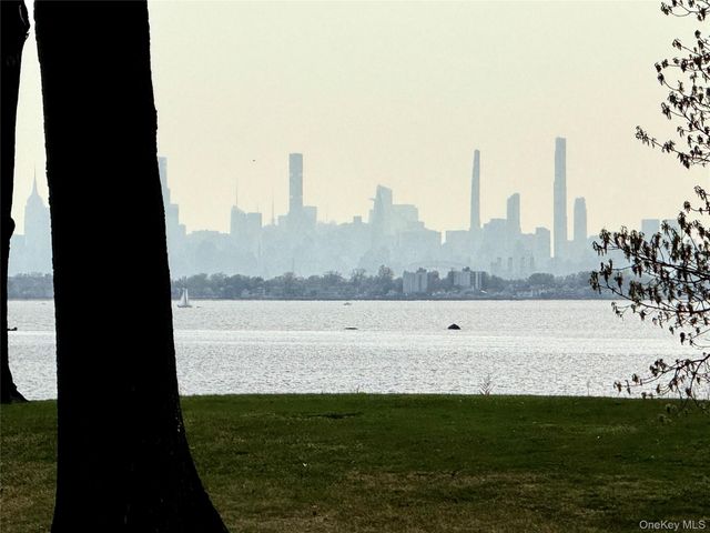 45 Cedar Lane, Sands Point, NY 11050