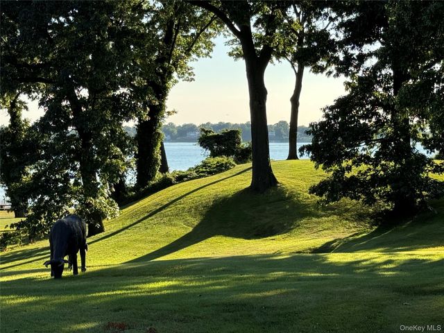 45 Cedar Lane, Sands Point, NY 11050