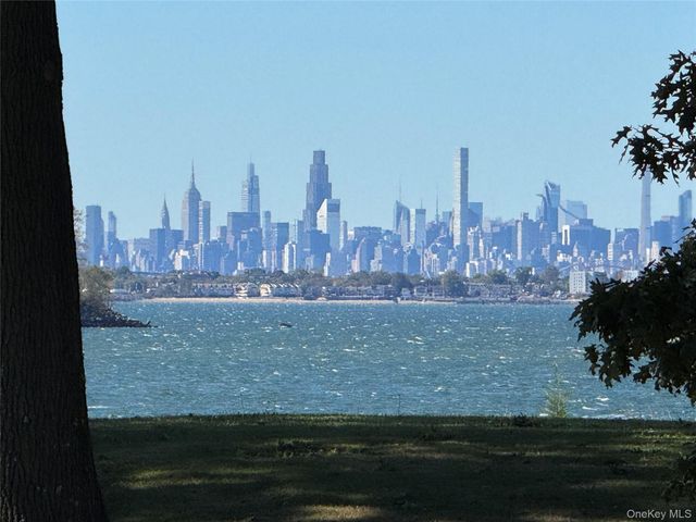 45 Cedar Lane, Sands Point, NY 11050