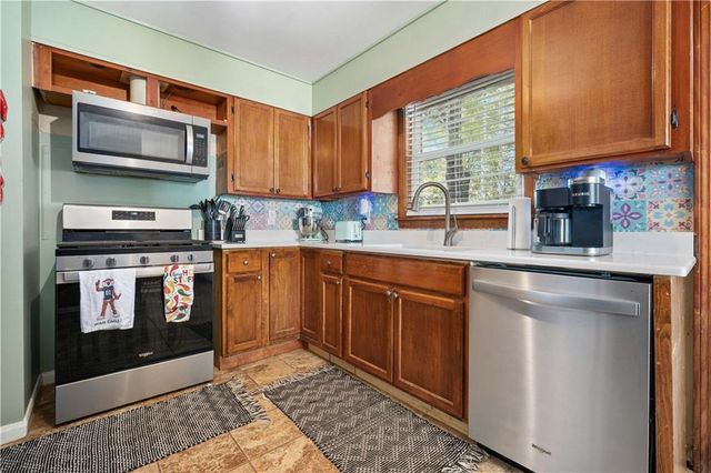 672 Tarawa Drive, Mobile, AL 36609