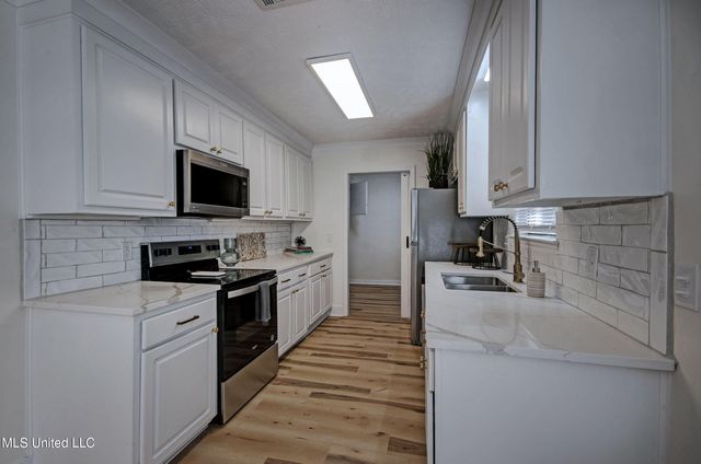 226 N Shenandoah Road, Brandon, MS 39047