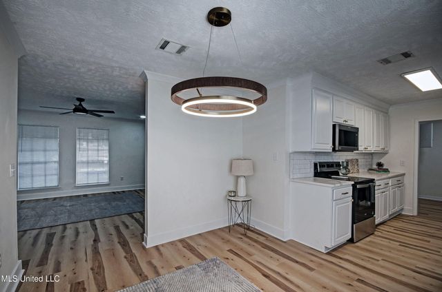 226 N Shenandoah Road, Brandon, MS 39047