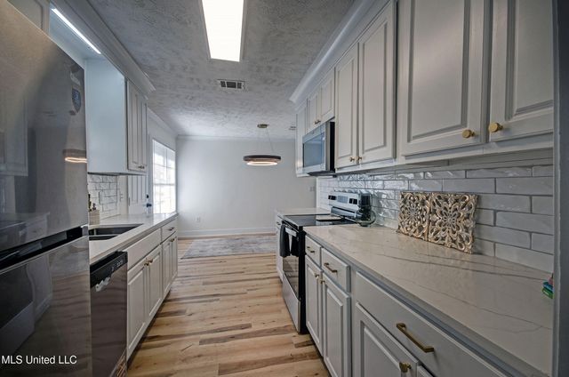 226 N Shenandoah Road, Brandon, MS 39047