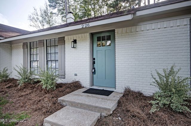 226 N Shenandoah Road, Brandon, MS 39047