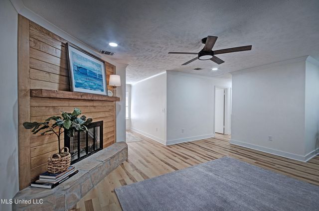 226 N Shenandoah Road, Brandon, MS 39047