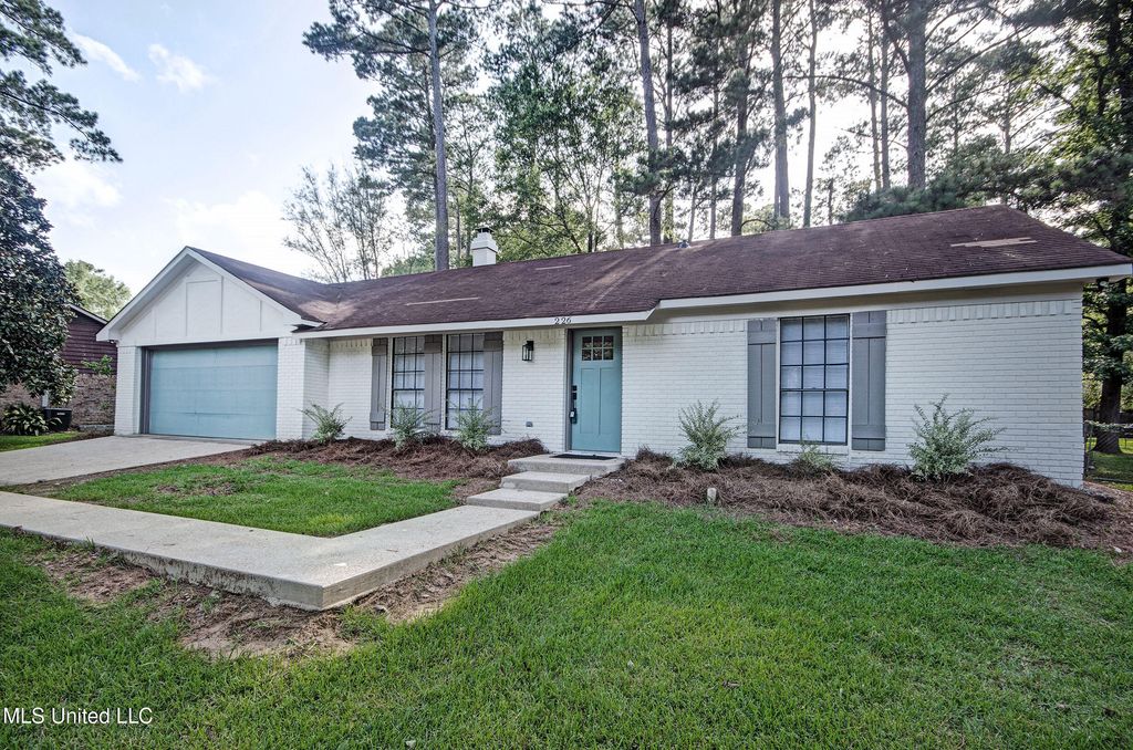 226 N Shenandoah Road, Brandon, MS 39047