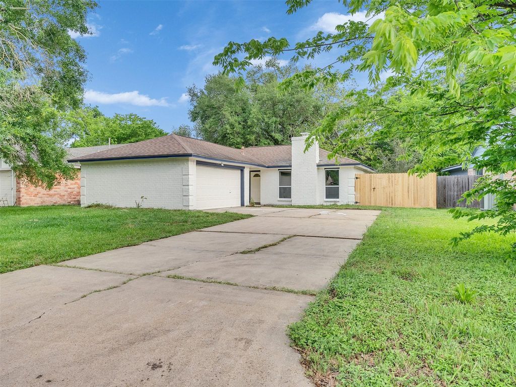 3915 Brumbelow Street, Rosenberg, TX 77471