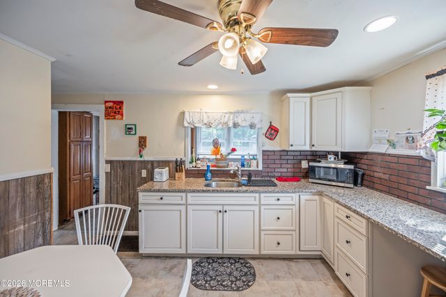 213 Manapaqua Avenue, Lakehurst, NJ 08733