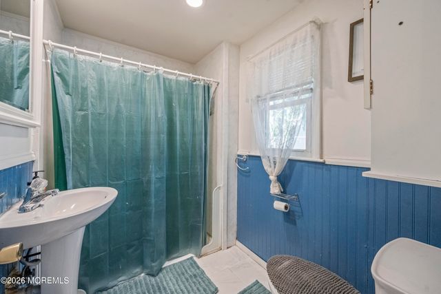 213 Manapaqua Avenue, Lakehurst, NJ 08733