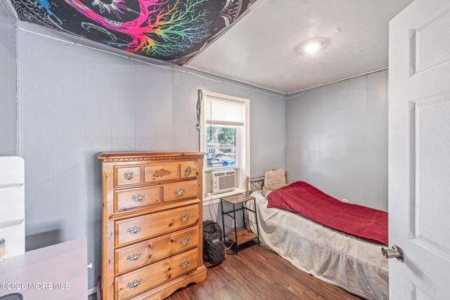 213 Manapaqua Avenue, Lakehurst, NJ 08733