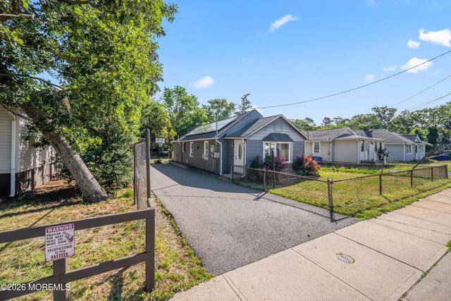 213 Manapaqua Avenue, Lakehurst, NJ 08733