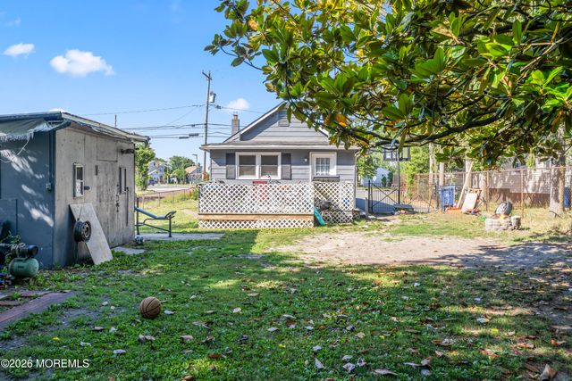213 Manapaqua Avenue, Lakehurst, NJ 08733