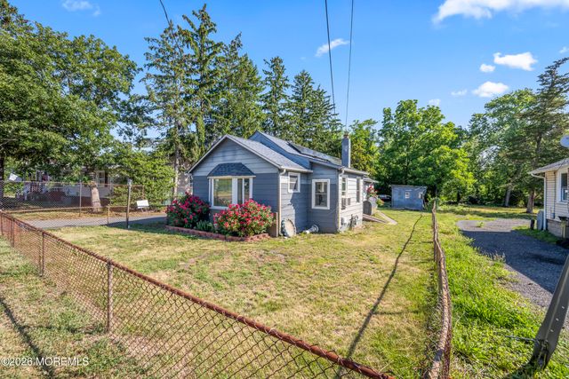 213 Manapaqua Avenue, Lakehurst, NJ 08733