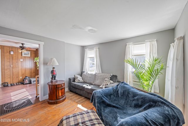 213 Manapaqua Avenue, Lakehurst, NJ 08733