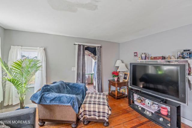 213 Manapaqua Avenue, Lakehurst, NJ 08733