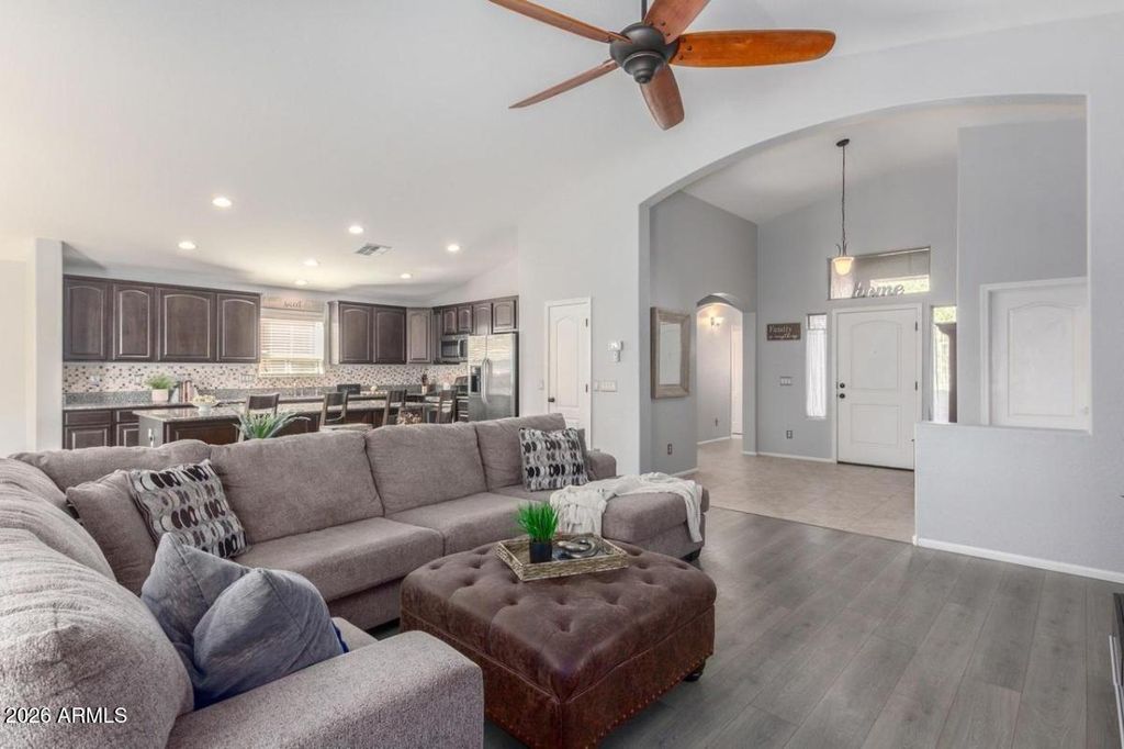 23221 N 40TH Way, Phoenix, AZ 85050 — photo 4
