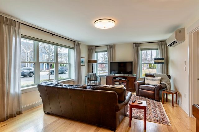 29 Ford Crossing, Northampton, MA 01060