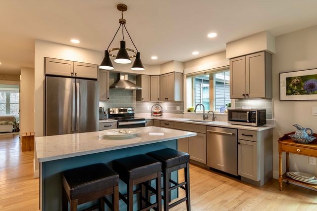 29 Ford Crossing, Northampton, MA 01060