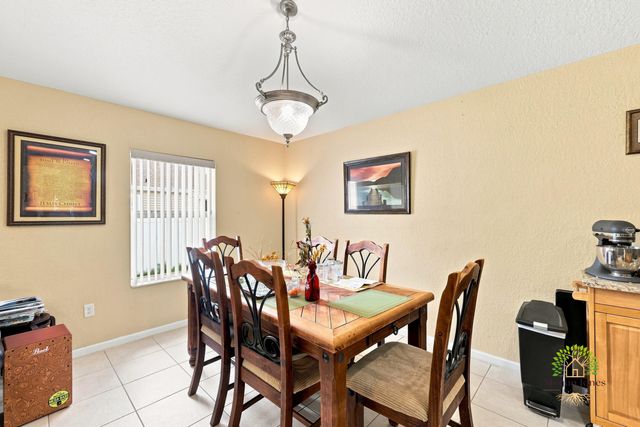 5863 AZALEA Circle, West Palm Beach, FL 33415