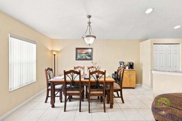 5863 AZALEA Circle, West Palm Beach, FL 33415