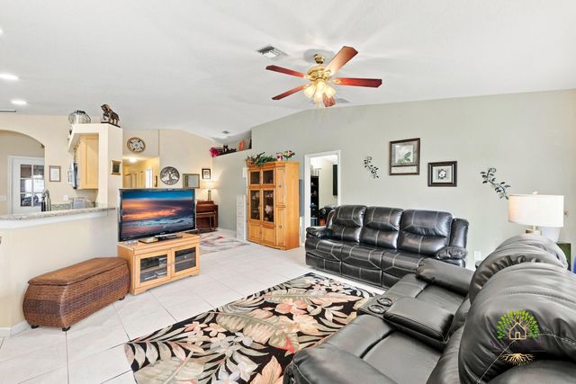 5863 AZALEA Circle, West Palm Beach, FL 33415