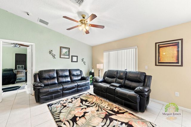 5863 AZALEA Circle, West Palm Beach, FL 33415