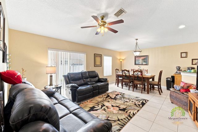 5863 AZALEA Circle, West Palm Beach, FL 33415