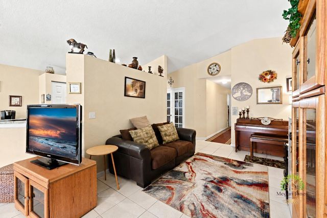 5863 AZALEA Circle, West Palm Beach, FL 33415