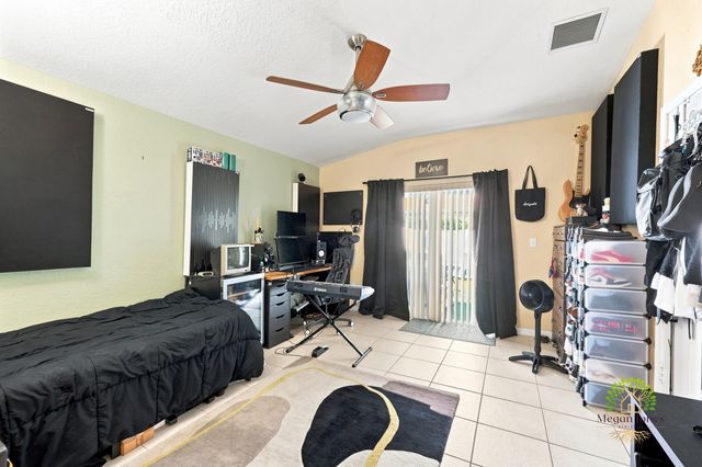 5863 AZALEA Circle, West Palm Beach, FL 33415