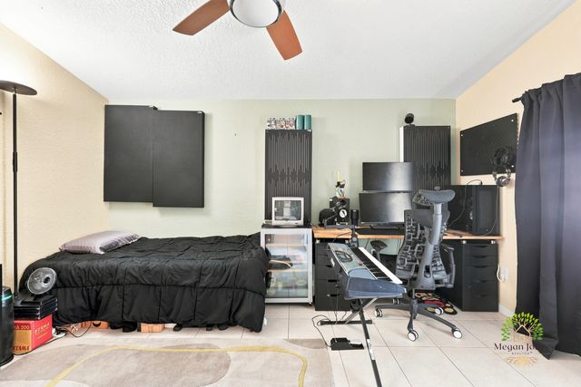 5863 AZALEA Circle, West Palm Beach, FL 33415