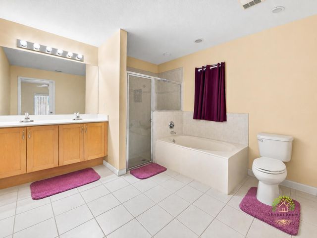 5863 AZALEA Circle, West Palm Beach, FL 33415