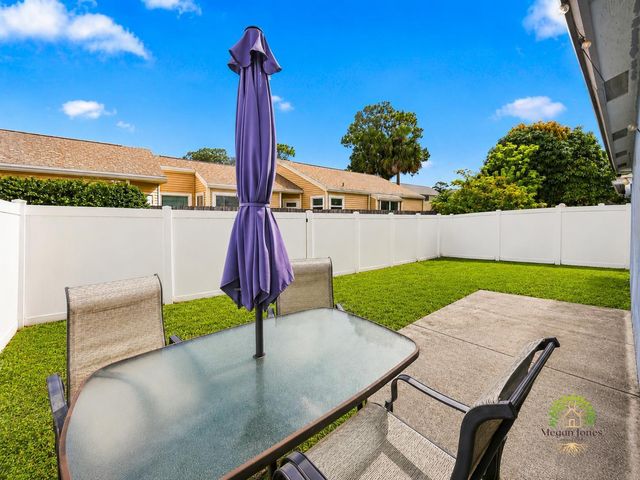 5863 AZALEA Circle, West Palm Beach, FL 33415
