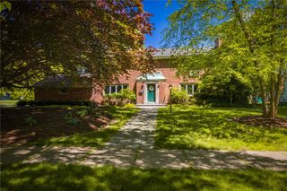 170 Edgemoor Road, Brighton, NY 14618