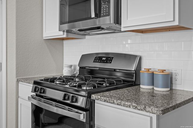 241 Gathering Drive, San Antonio, TX 78245