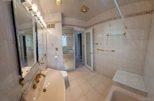 186-20 Troon Road, Jamaica Estates, NY 11432
