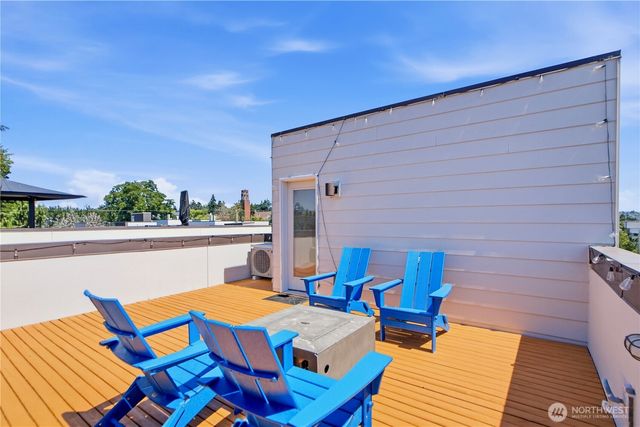 2247 NW 64th Street, Seattle, WA 98107