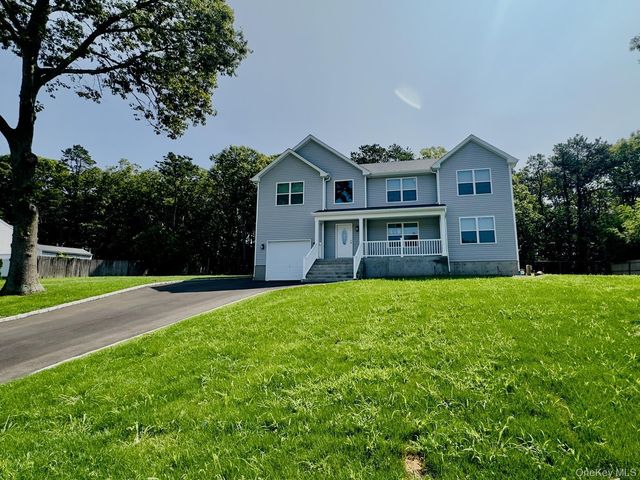 25 Walnut Street, Coram, NY 11727