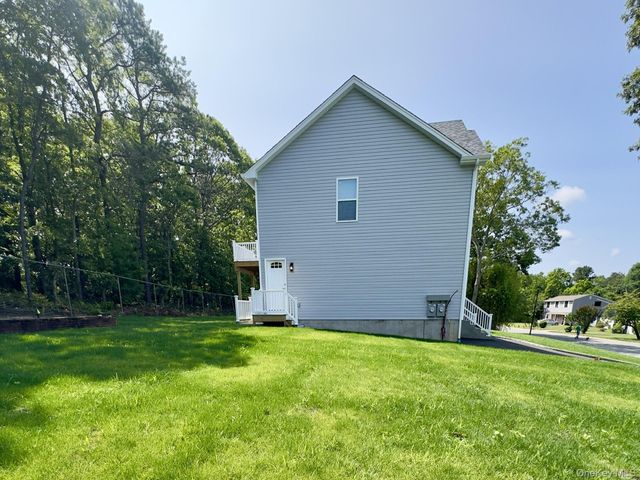 25 Walnut Street, Coram, NY 11727