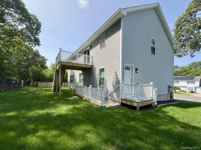 25 Walnut Street, Coram, NY 11727