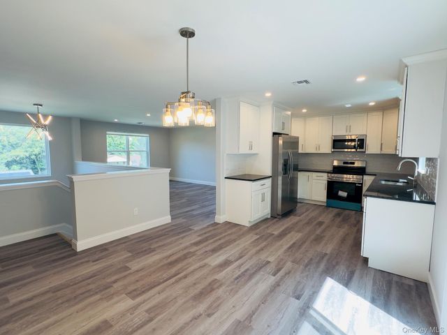 25 Walnut Street, Coram, NY 11727