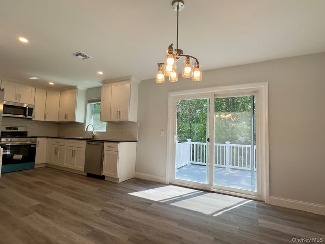 25 Walnut Street, Coram, NY 11727