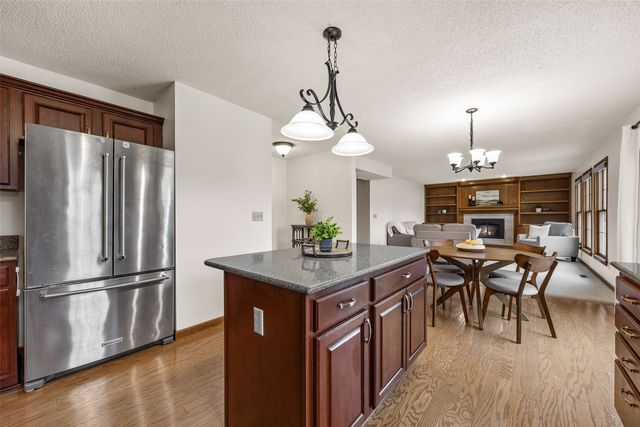 6907 Rockingham Drive SW, Cedar Rapids, IA 52404