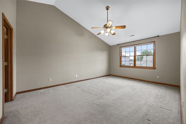 6907 Rockingham Drive SW, Cedar Rapids, IA 52404
