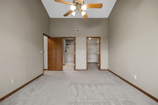 6907 Rockingham Drive SW, Cedar Rapids, IA 52404