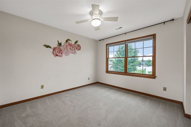 6907 Rockingham Drive SW, Cedar Rapids, IA 52404