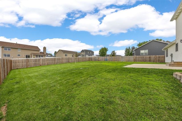 6907 Rockingham Drive SW, Cedar Rapids, IA 52404