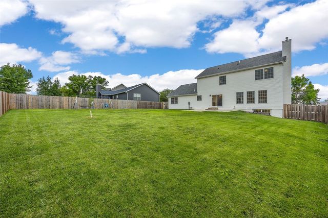 6907 Rockingham Drive SW, Cedar Rapids, IA 52404