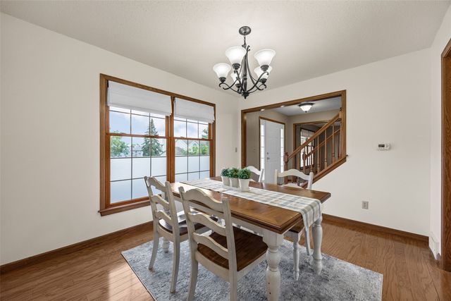 6907 Rockingham Drive SW, Cedar Rapids, IA 52404