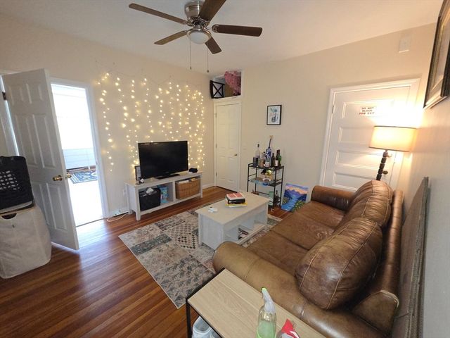 5 Lexington St 5, Waltham, MA 02452