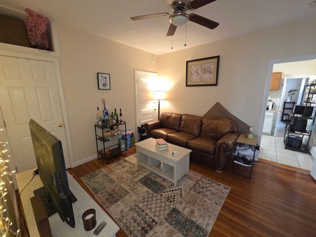 5 Lexington St 5, Waltham, MA 02452